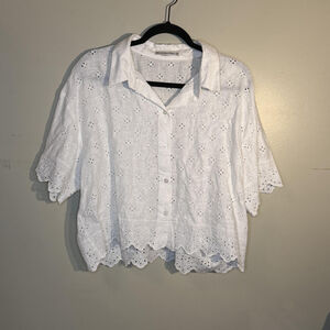 Abercrombie & Fitch White Eyelet Embroidered Cropped Button Up - Large